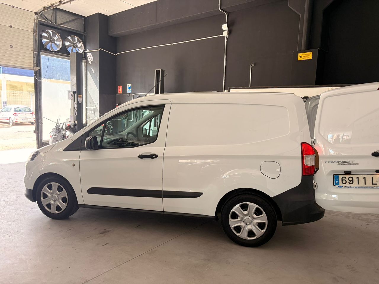 Ford Transit Courier VAN 1.5 TDCI TREND 75CV - Foto 24