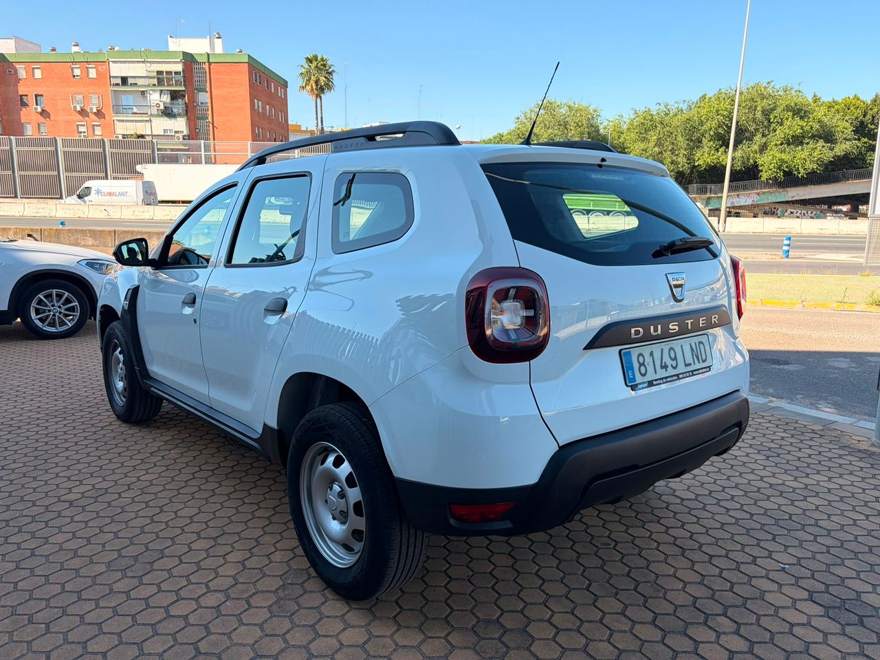 Dacia Duster Essential TCe 1.0 74 kW (100 CV) ECO-G 4x2 - Foto 23