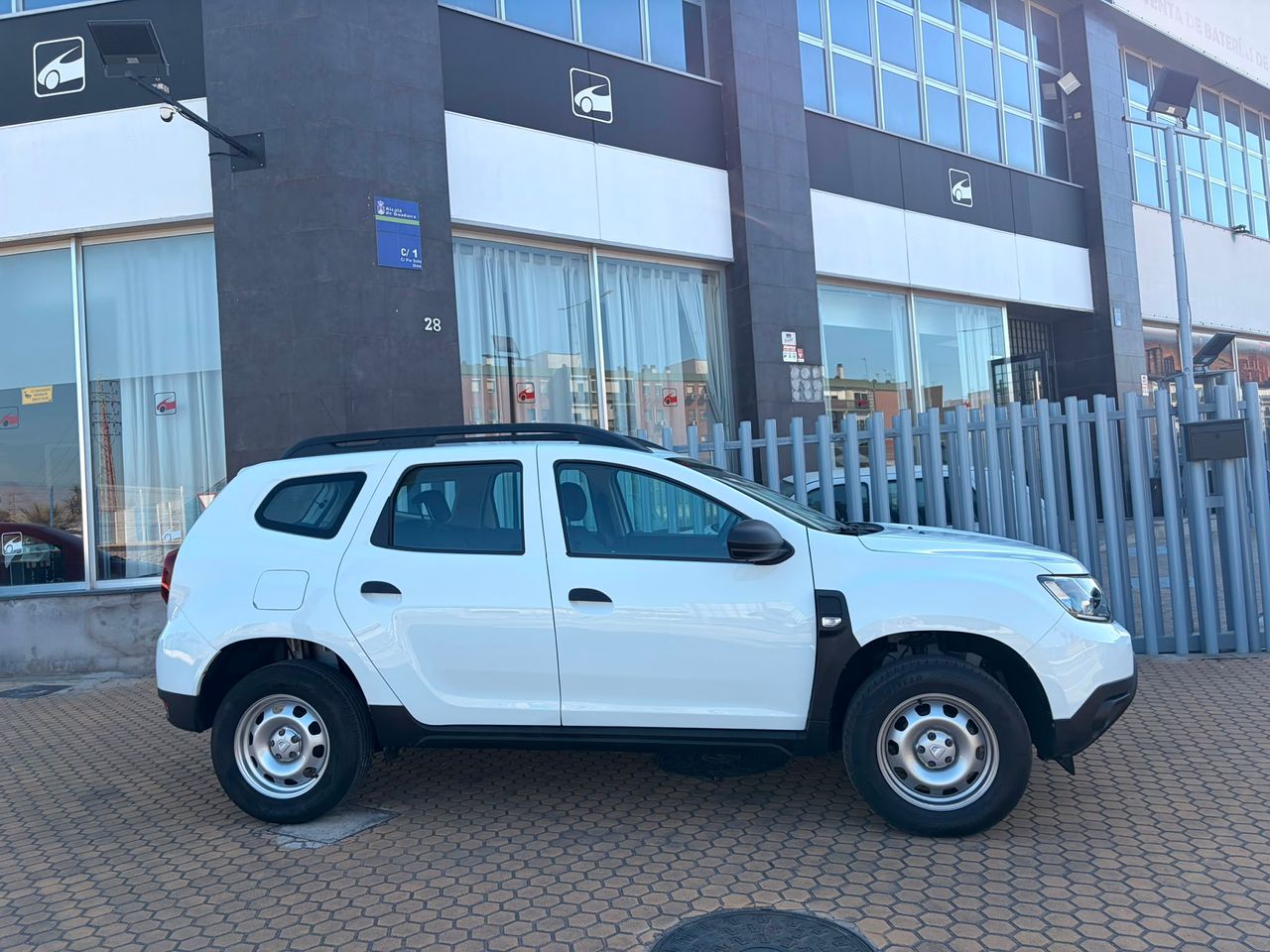 Dacia Duster Essential TCe 1.0 74 kW (100 CV) ECO-G 4x2 - Foto 12