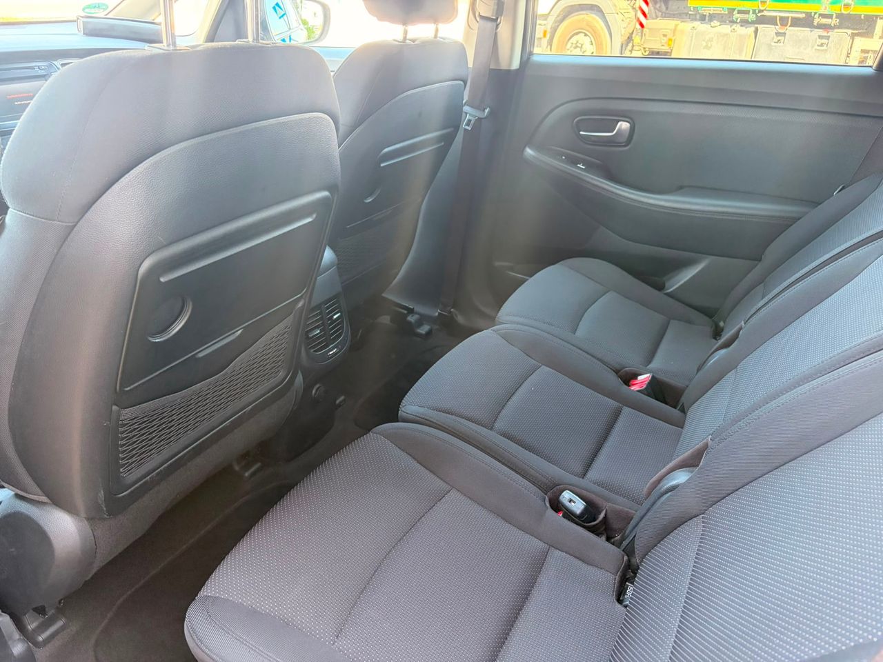 Kia Carens 1.7 CRDi VGT 115 CV Drive Eco-Dynamics 7 plazas - Foto 9