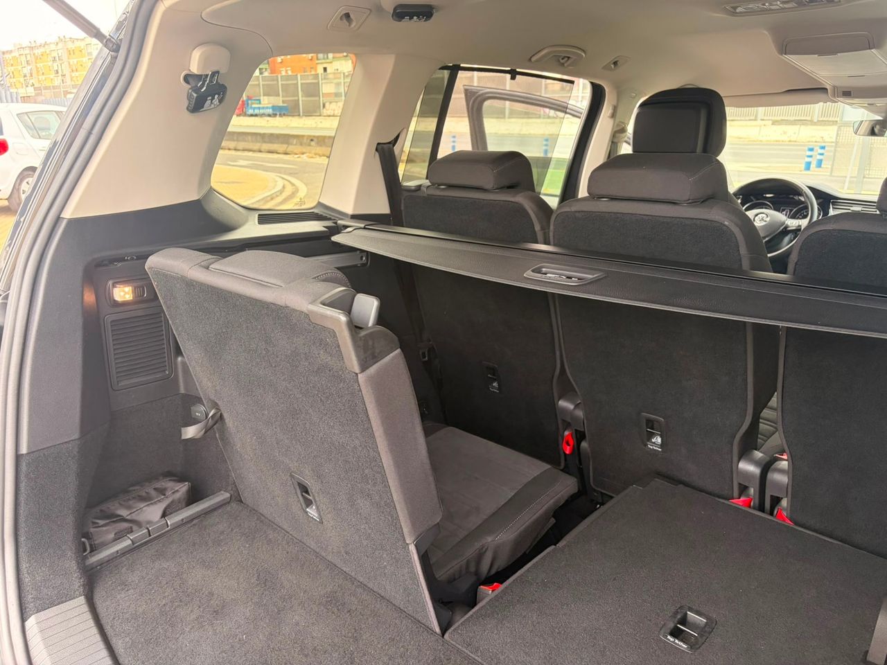 Volkswagen Touran Sport 2.0 TDI 110 kW - Foto 53