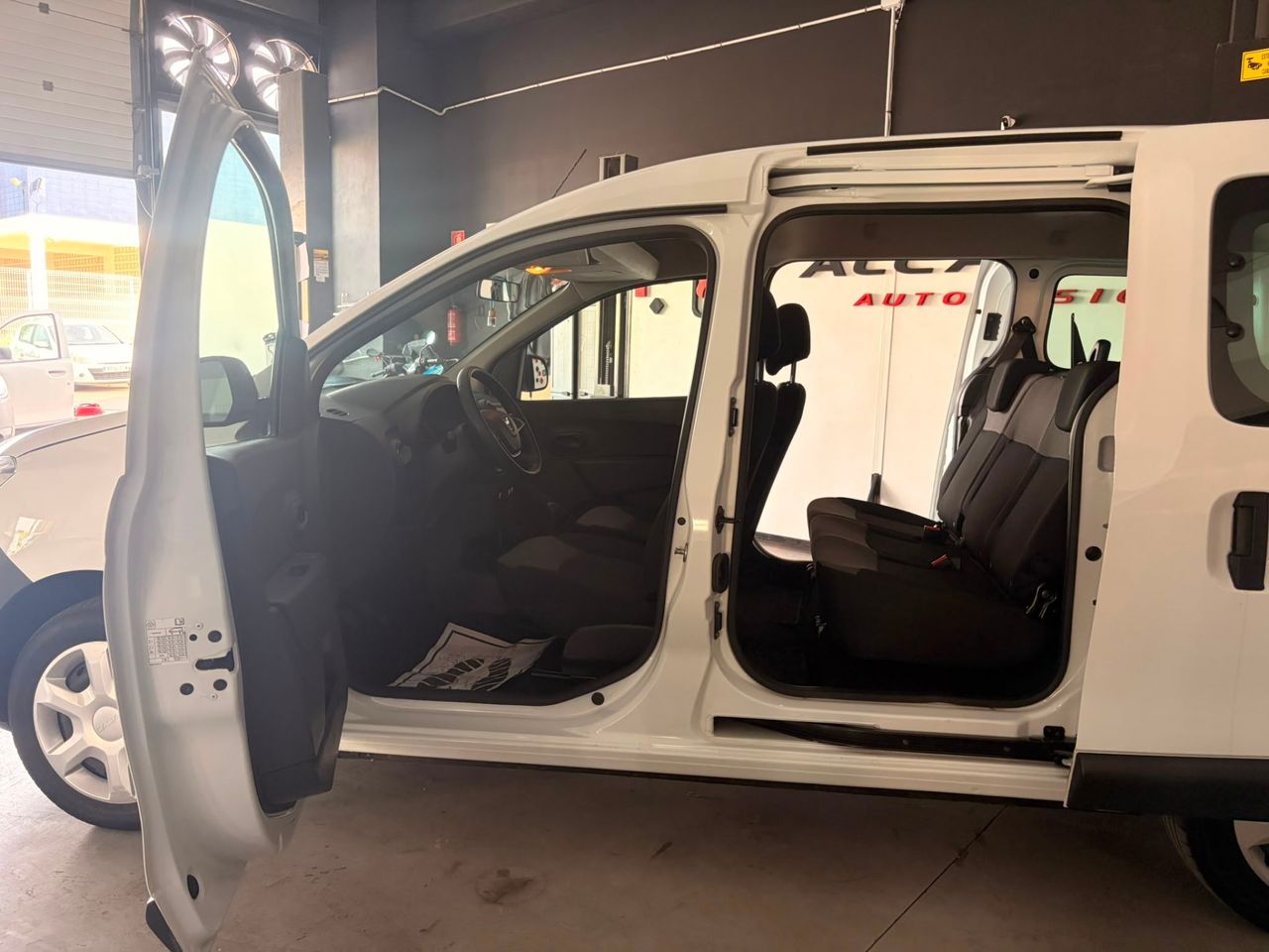 Dacia Dokker Essential 1.6 80 kW - Foto 19