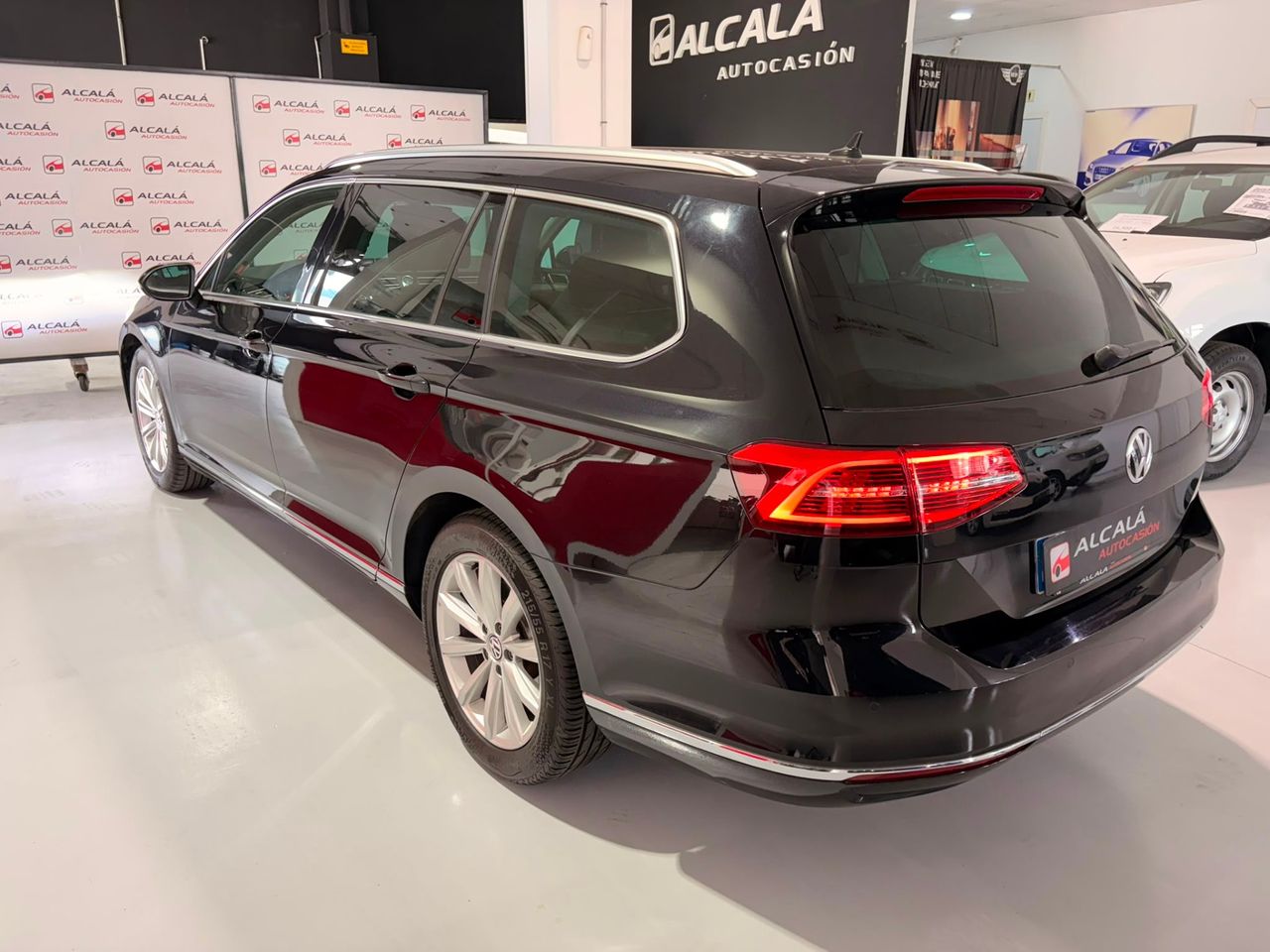 Volkswagen Passat Variant Advance 2.0 TDI BMT 110 kW - Foto 6