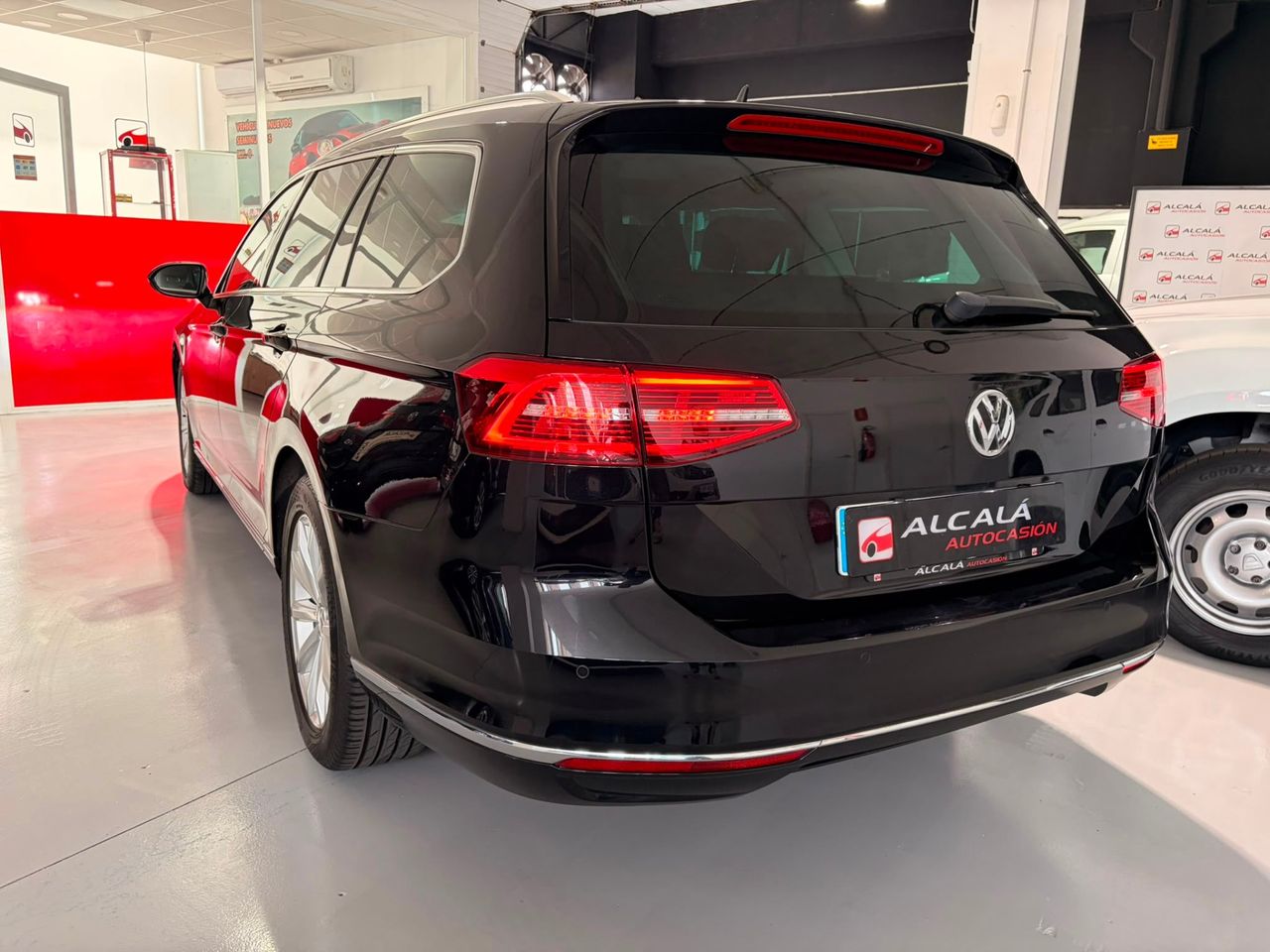 Volkswagen Passat Variant Advance 2.0 TDI BMT 110 kW - Foto 24