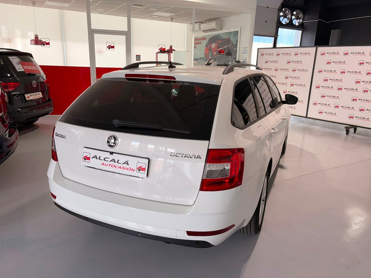 Skoda Octavia Combi 1.0 TSI 85 kW - Foto 8