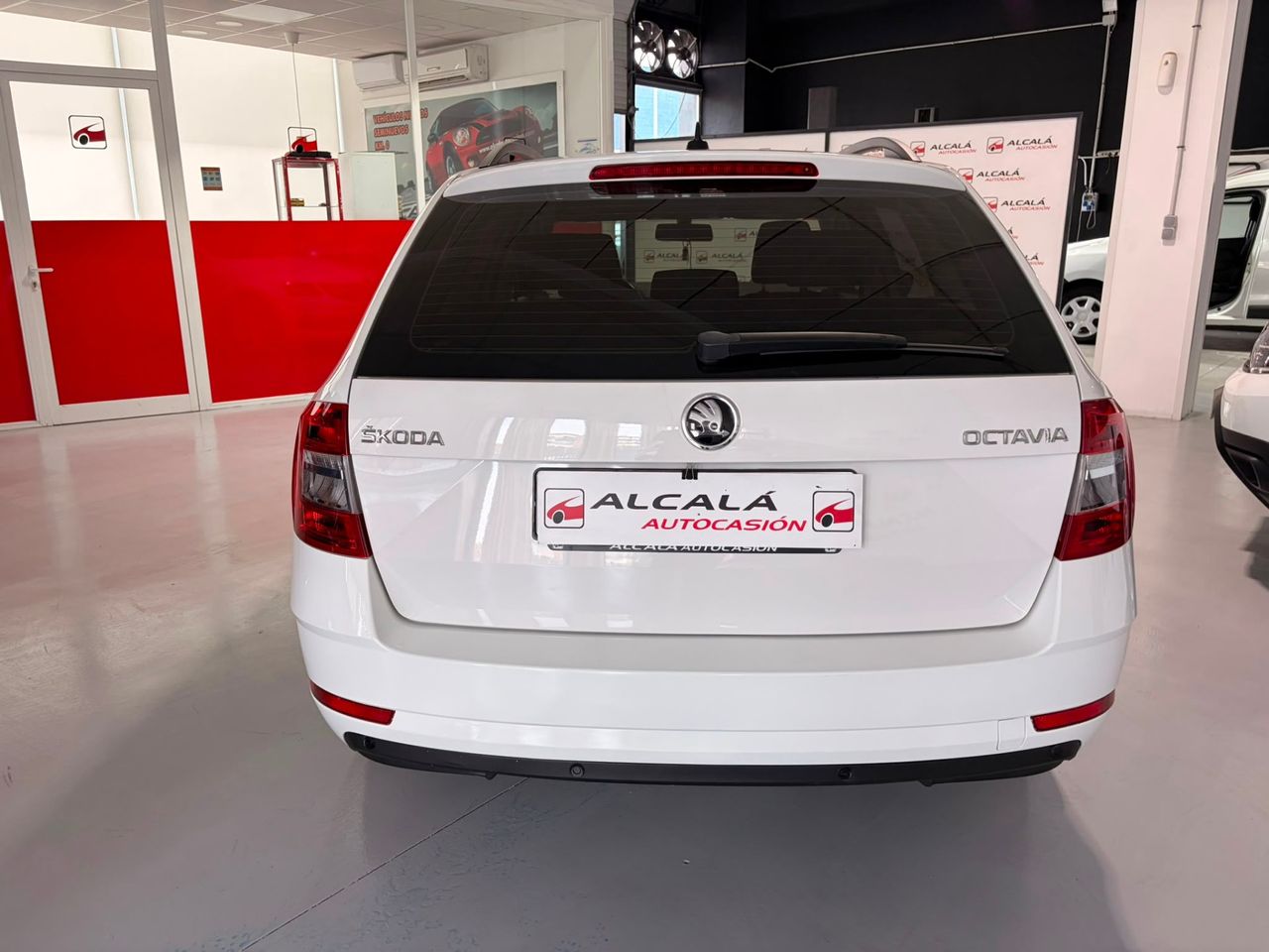 Skoda Octavia Combi 1.0 TSI 85 kW - Foto 11