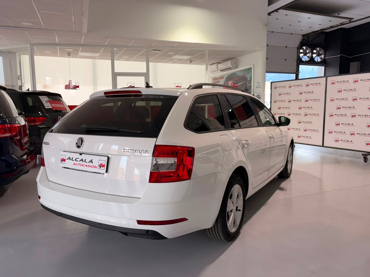 Skoda Octavia Combi 1.0 TSI 85 kW - Foto 9