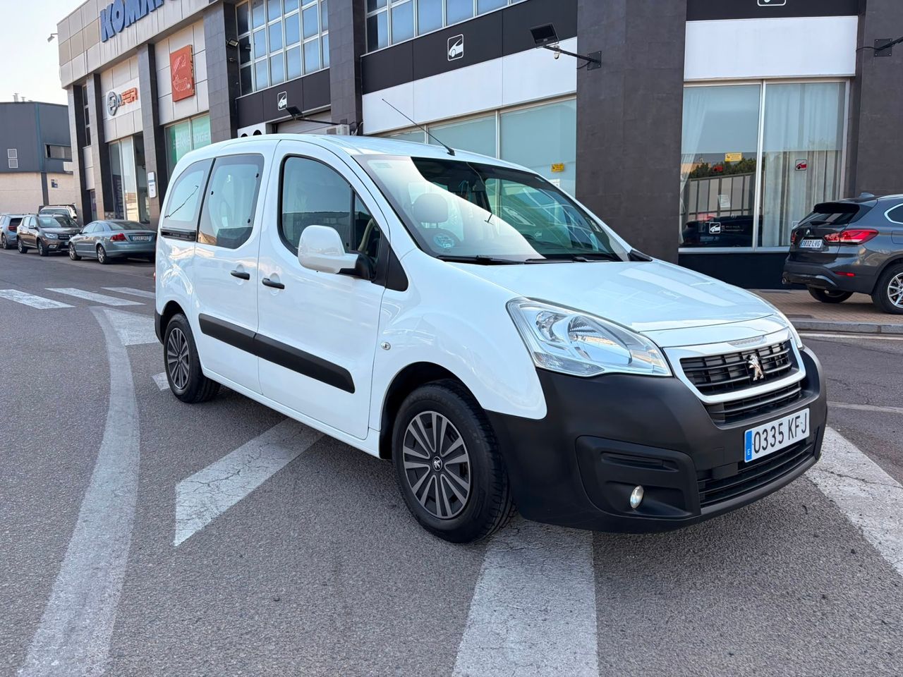 Peugeot Partner TEPEE 1.6 BHDI ACCESS 75CV - Foto 36