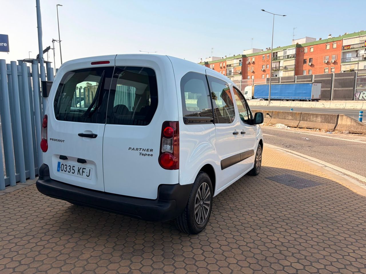 Peugeot Partner TEPEE 1.6 BHDI ACCESS 75CV - Foto 11