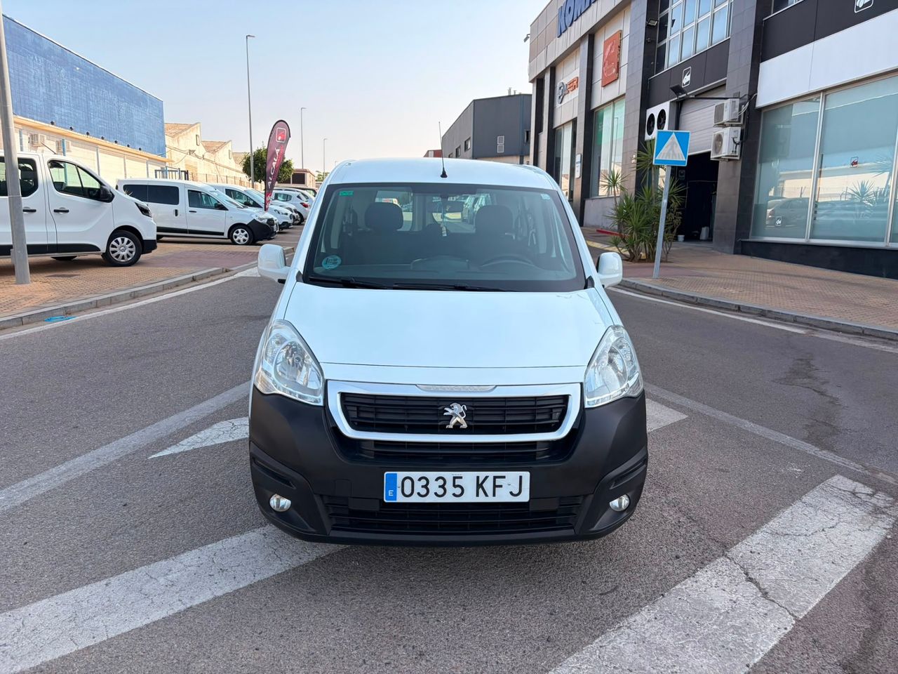 Peugeot Partner TEPEE 1.6 BHDI ACCESS 75CV - Foto 40