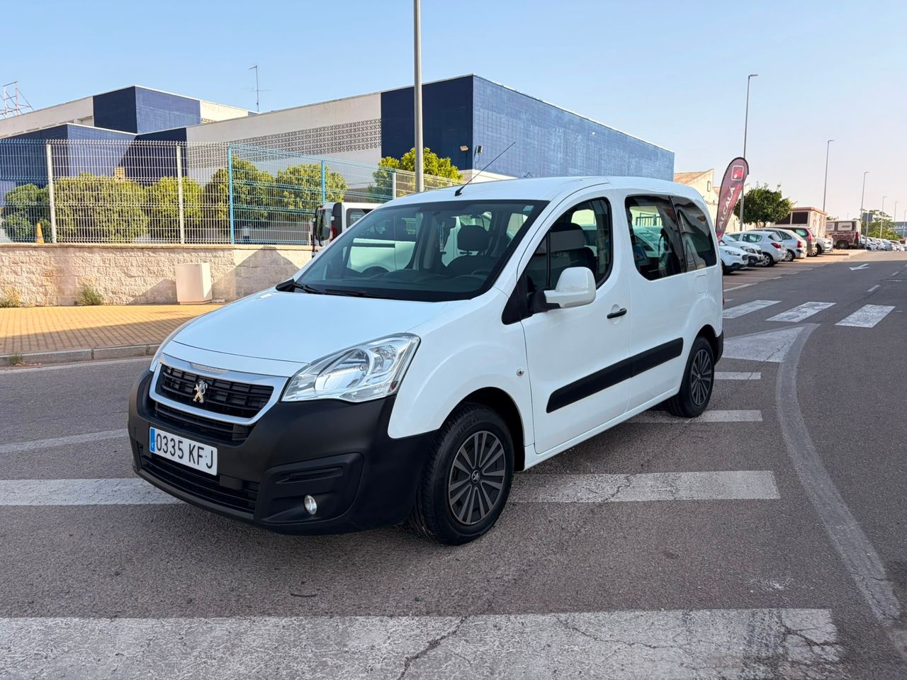 Peugeot Partner TEPEE 1.6 BHDI ACCESS 75CV - Foto 37