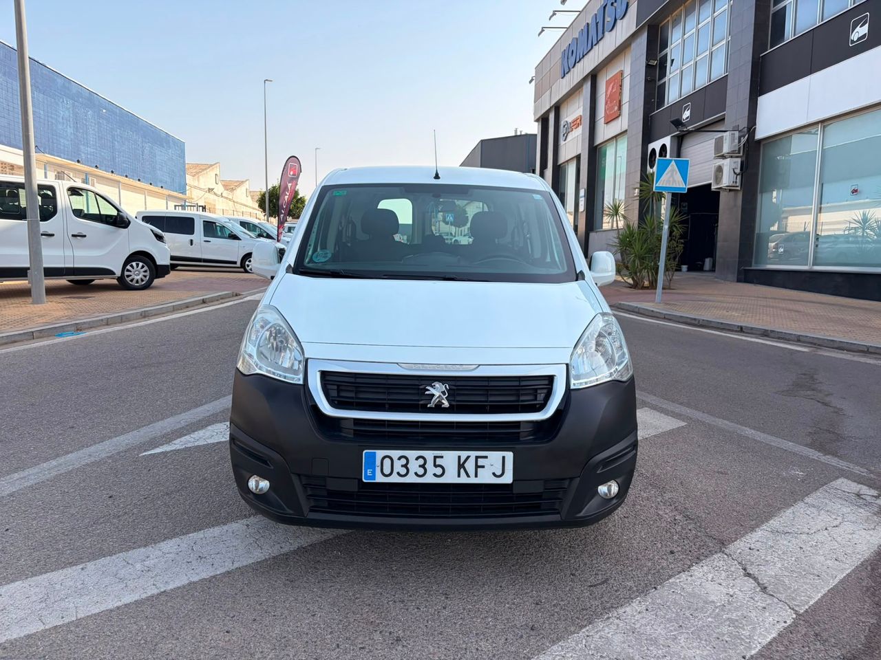 Peugeot Partner TEPEE 1.6 BHDI ACCESS 75CV - Foto 22