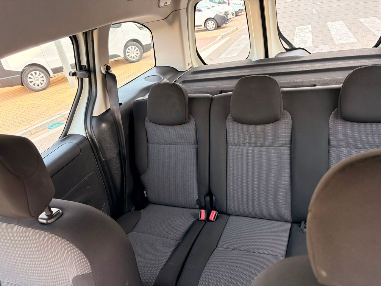 Peugeot Partner TEPEE 1.6 BHDI ACCESS 75CV - Foto 28