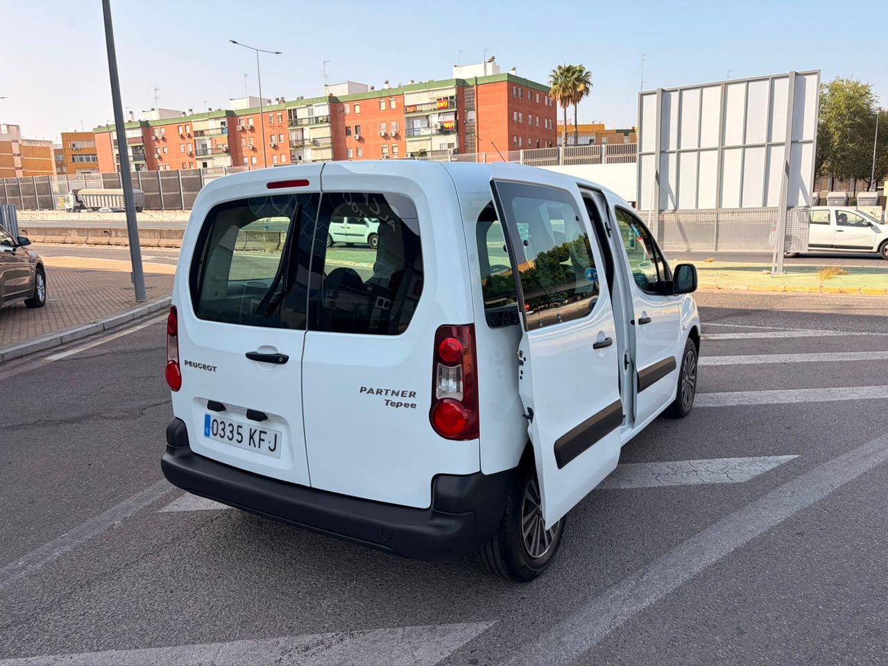 Peugeot Partner TEPEE 1.6 BHDI ACCESS 75CV - Foto 20