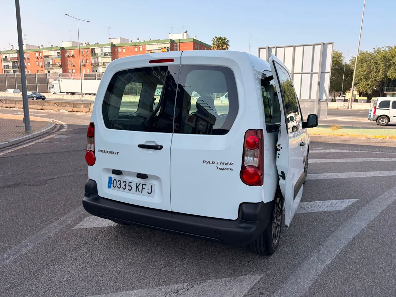 Peugeot Partner TEPEE 1.6 BHDI ACCESS 75CV - Foto 15