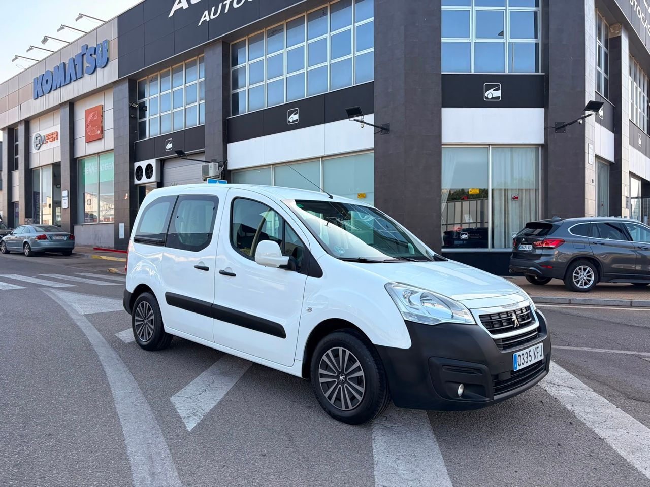 Peugeot Partner TEPEE 1.6 BHDI ACCESS 75CV - Foto 31