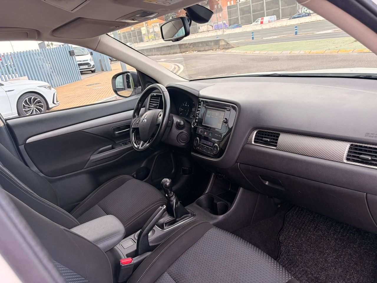 Mitsubishi Outlander Motion 4WD 220 DI-D 7 plazas - Foto 7