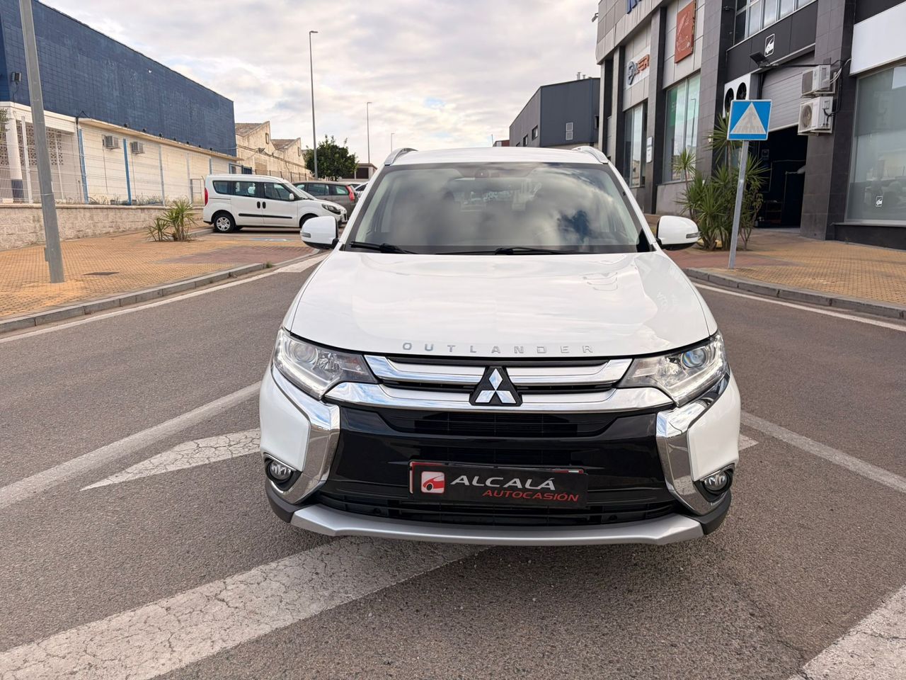Mitsubishi Outlander Motion 4WD 220 DI-D 7 plazas - Foto 17