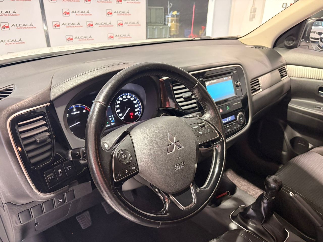 Mitsubishi Outlander Motion 4WD 220 DI-D 7 plazas - Foto 26
