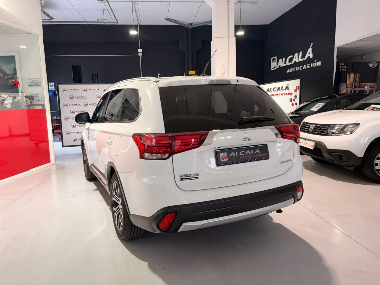 Mitsubishi Outlander Motion 4WD 220 DI-D 7 plazas - Foto 35
