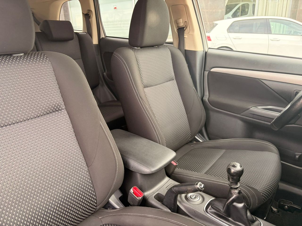 Mitsubishi Outlander Motion 4WD 220 DI-D 7 plazas - Foto 5