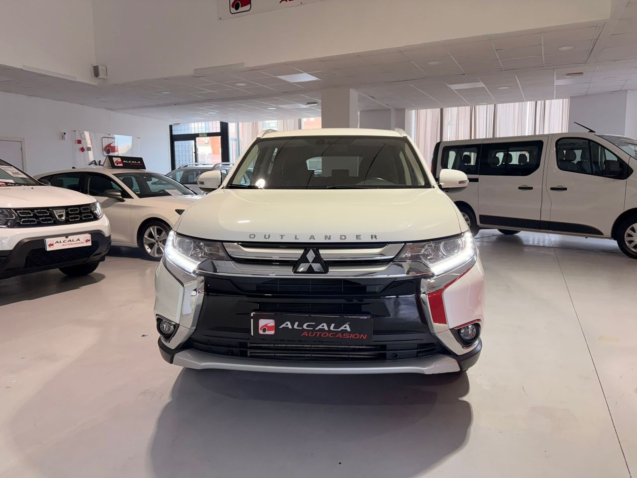Mitsubishi Outlander Motion 4WD 220 DI-D 7 plazas - Foto 25