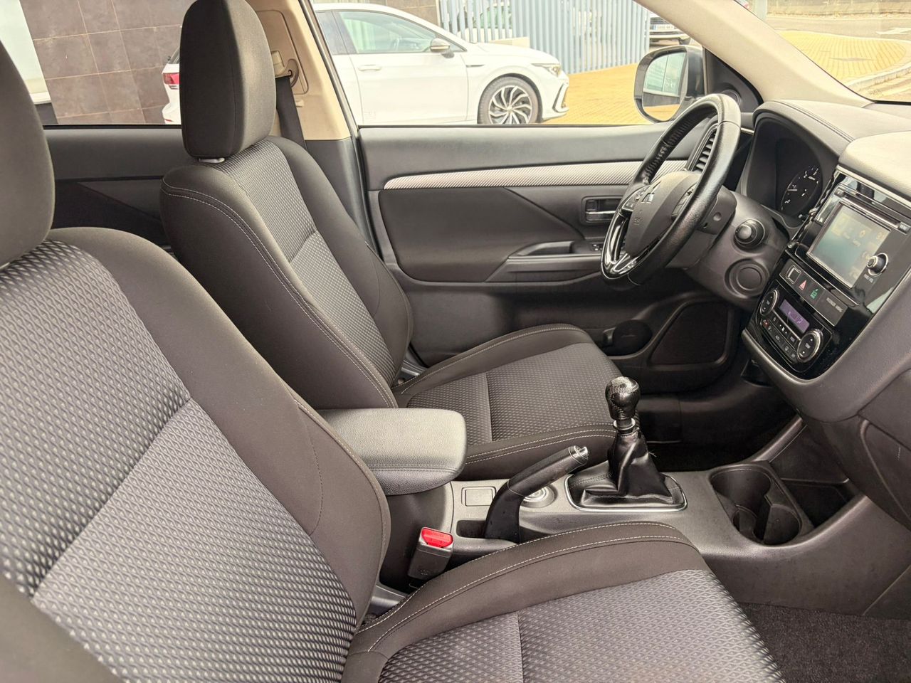 Mitsubishi Outlander Motion 4WD 220 DI-D 7 plazas - Foto 11