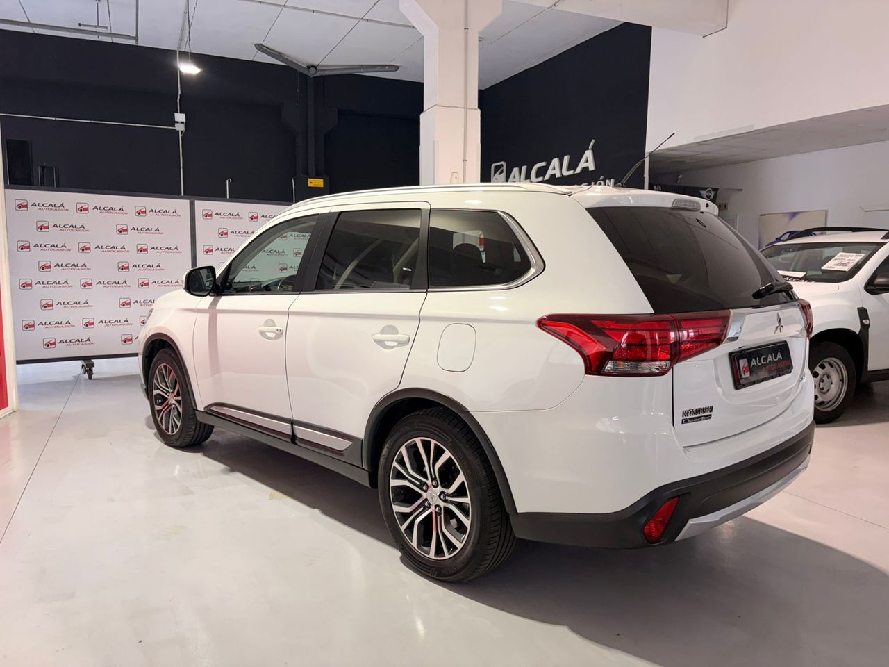 Mitsubishi Outlander Motion 4WD 220 DI-D 7 plazas - Foto 10