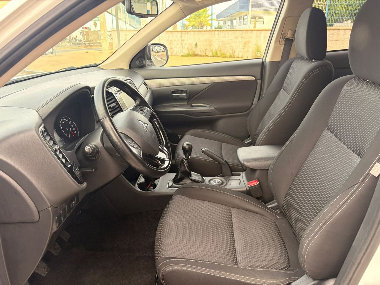 Mitsubishi Outlander Motion 4WD 220 DI-D 7 plazas - Foto 32