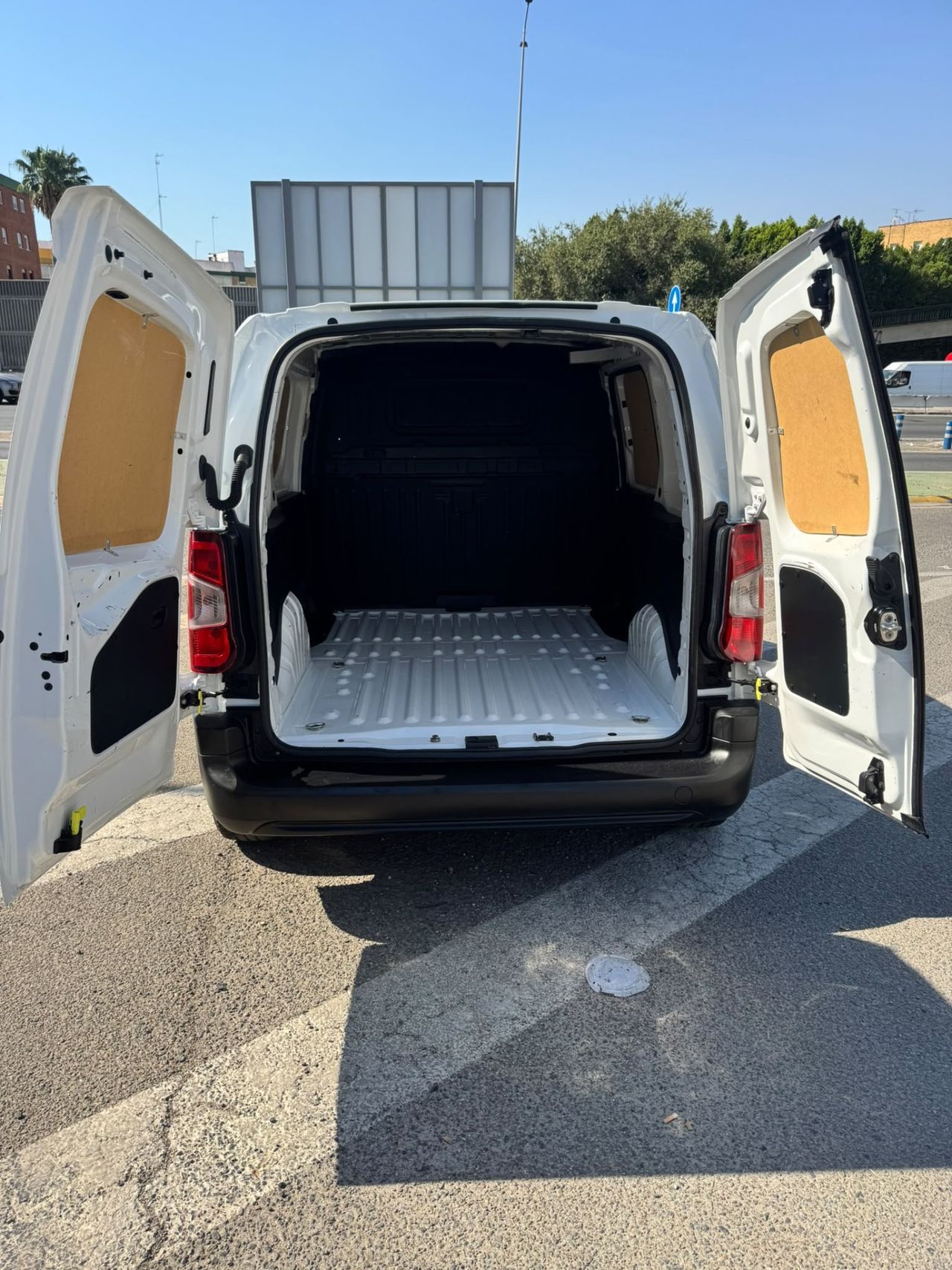 Peugeot Partner PRO 1.6 BLUEHDI 100CV - Foto 11
