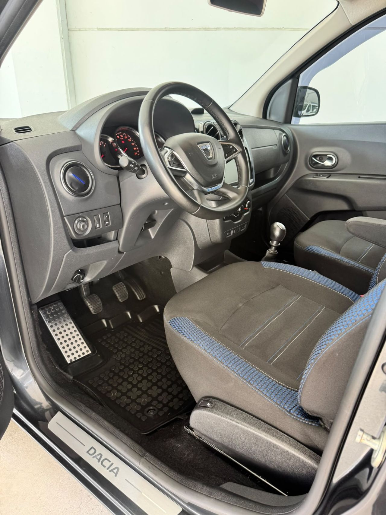 Dacia Lodgy SL Aniversario Blue dCi 85 kW - Foto 12