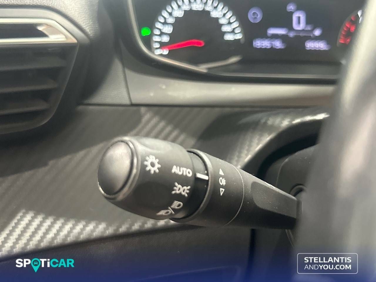 Peugeot 208   Puretech 100 Active - Foto 24