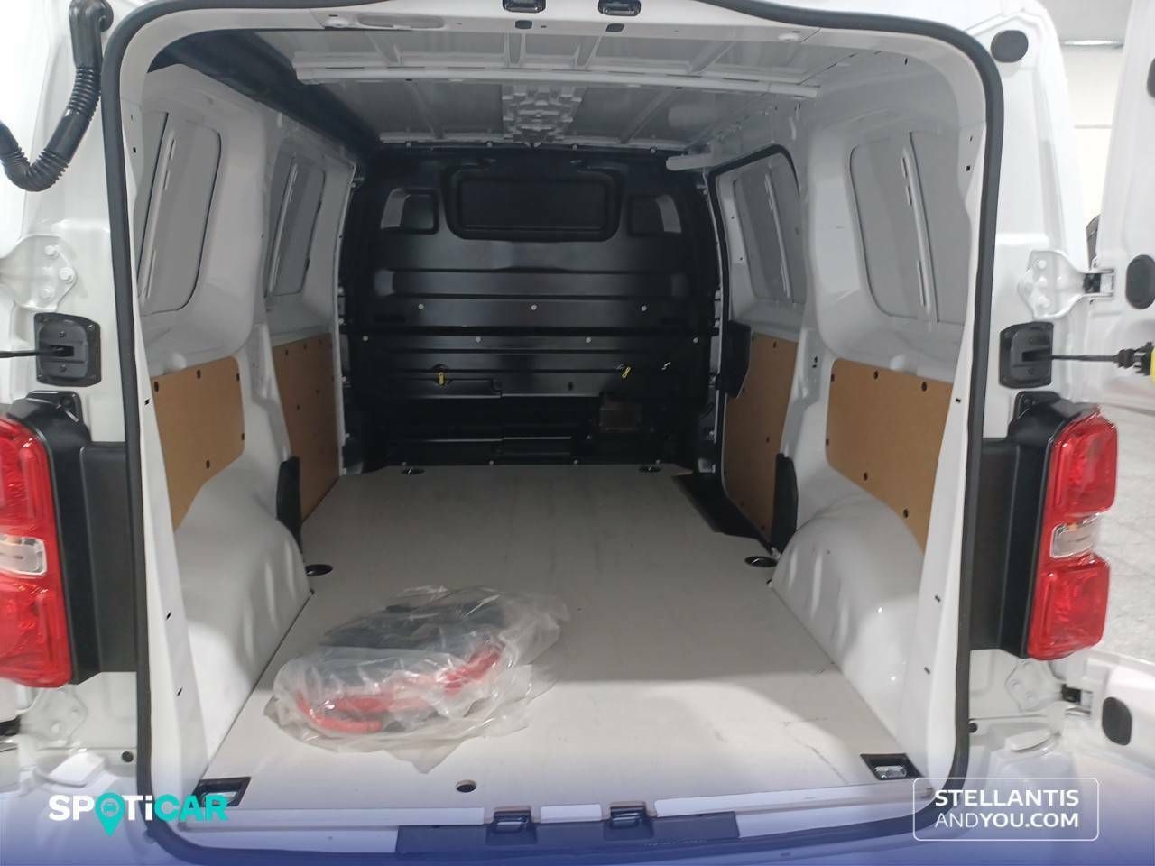 Peugeot Expert eExpert 3 eExpert Furgón 100kW Batería 75kWh Std - - Foto 7