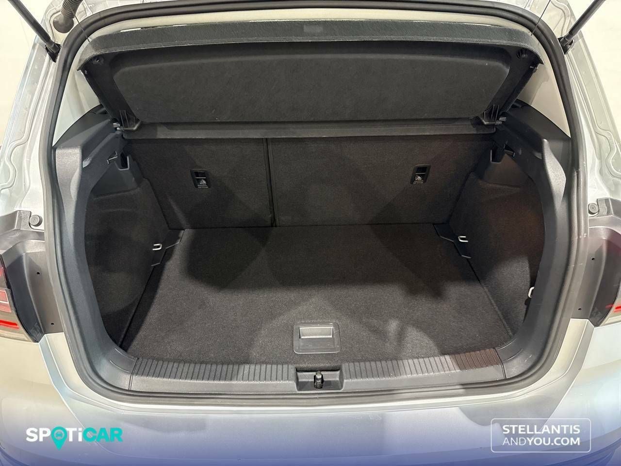 Volkswagen T-Cross   1.0 TSI 81kW (110CV) DSG Sport - Foto 7