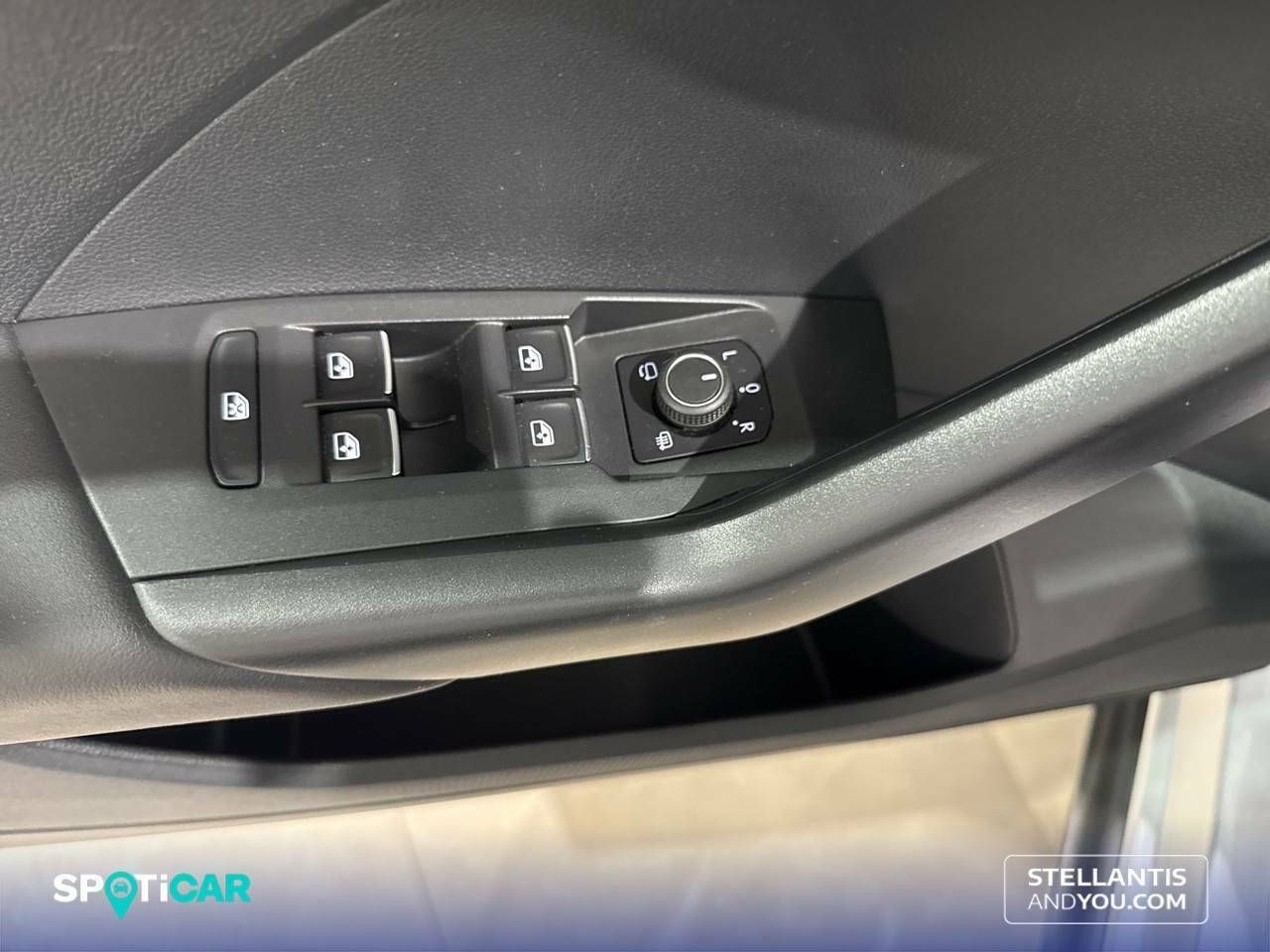 Volkswagen T-Cross   1.0 TSI 81kW (110CV) DSG Sport - Foto 13