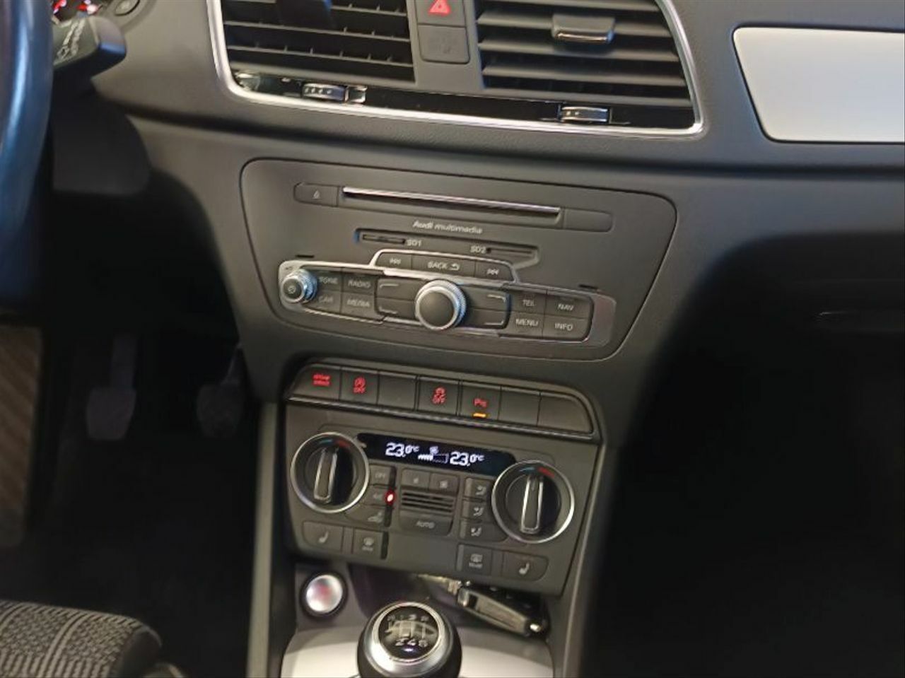 Audi Q3 Attraction 2.0 TDI 110kW 150CV  - Foto 17