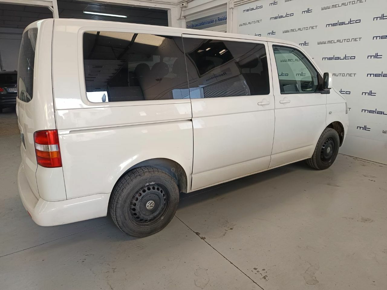Volkswagen Transporter 1.9TDI 104CV LARGA 2.8T  - Foto 9