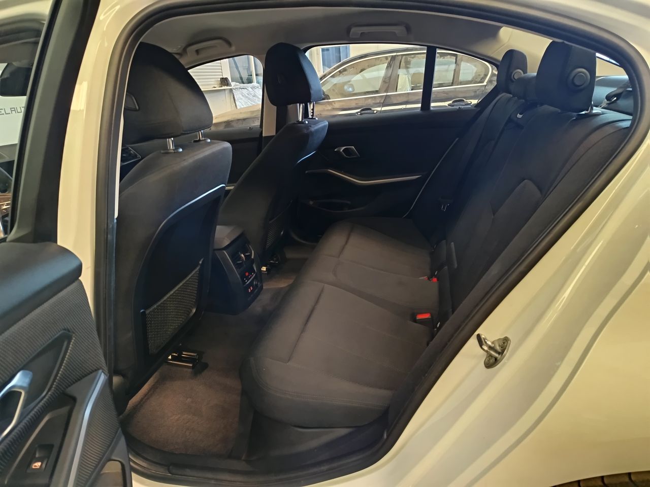 BMW Serie 3 318d Berlina - Foto 14