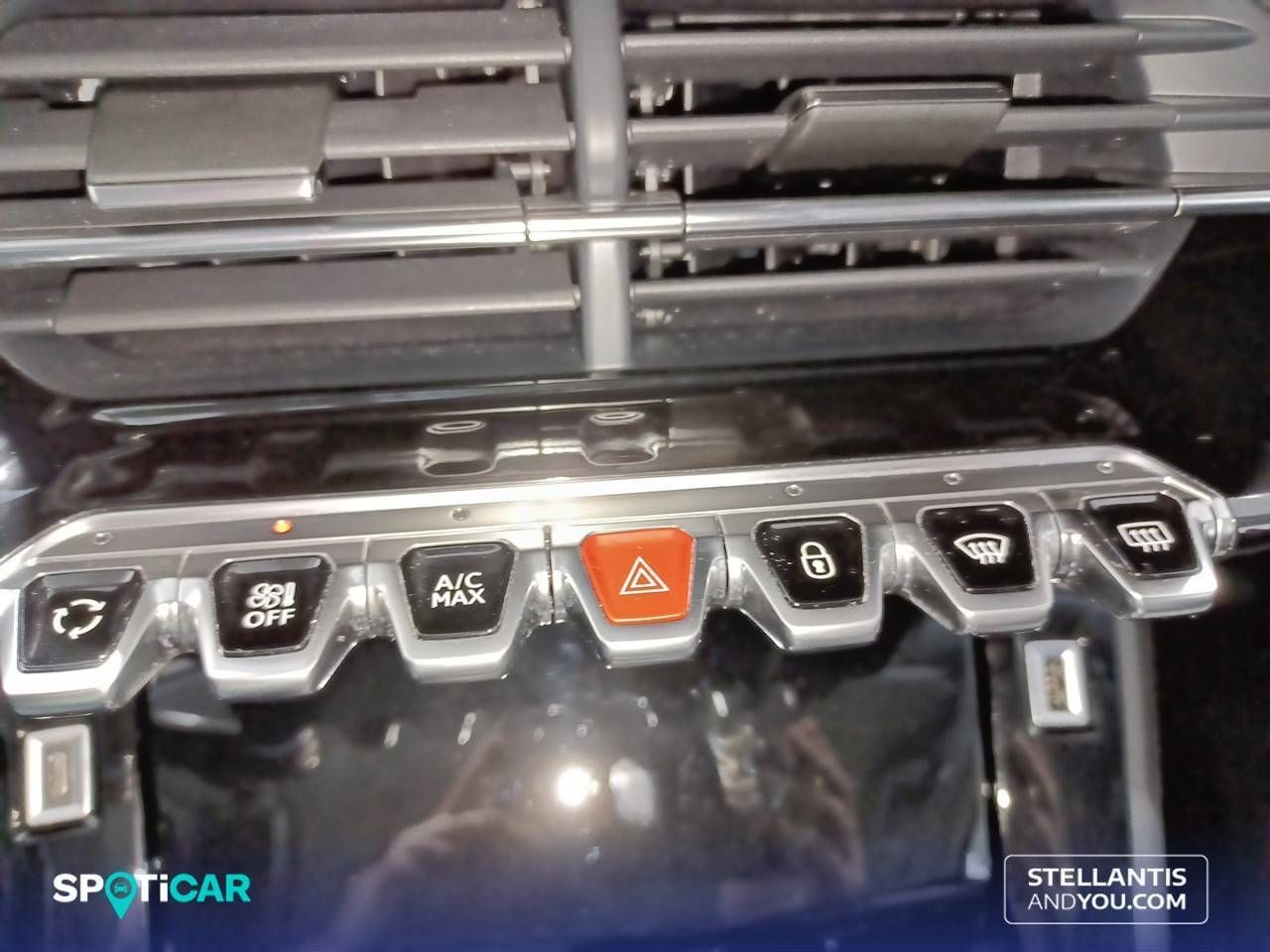 Peugeot 208   Puretech 100 Allure - Foto 21