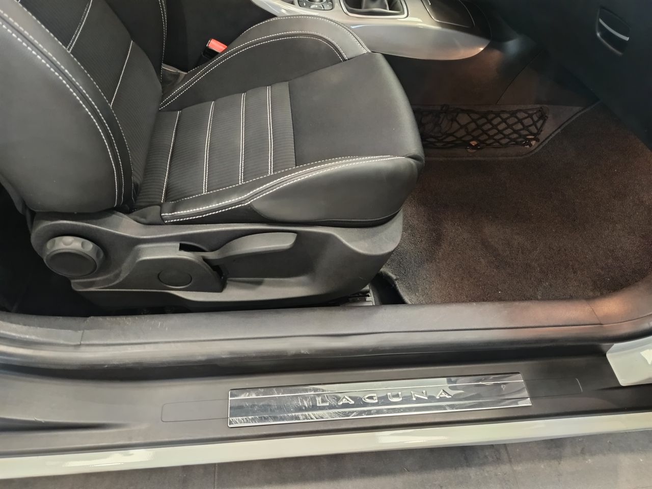 Renault Laguna Coupé Limited Energy dCi 150 eco2 - Foto 23