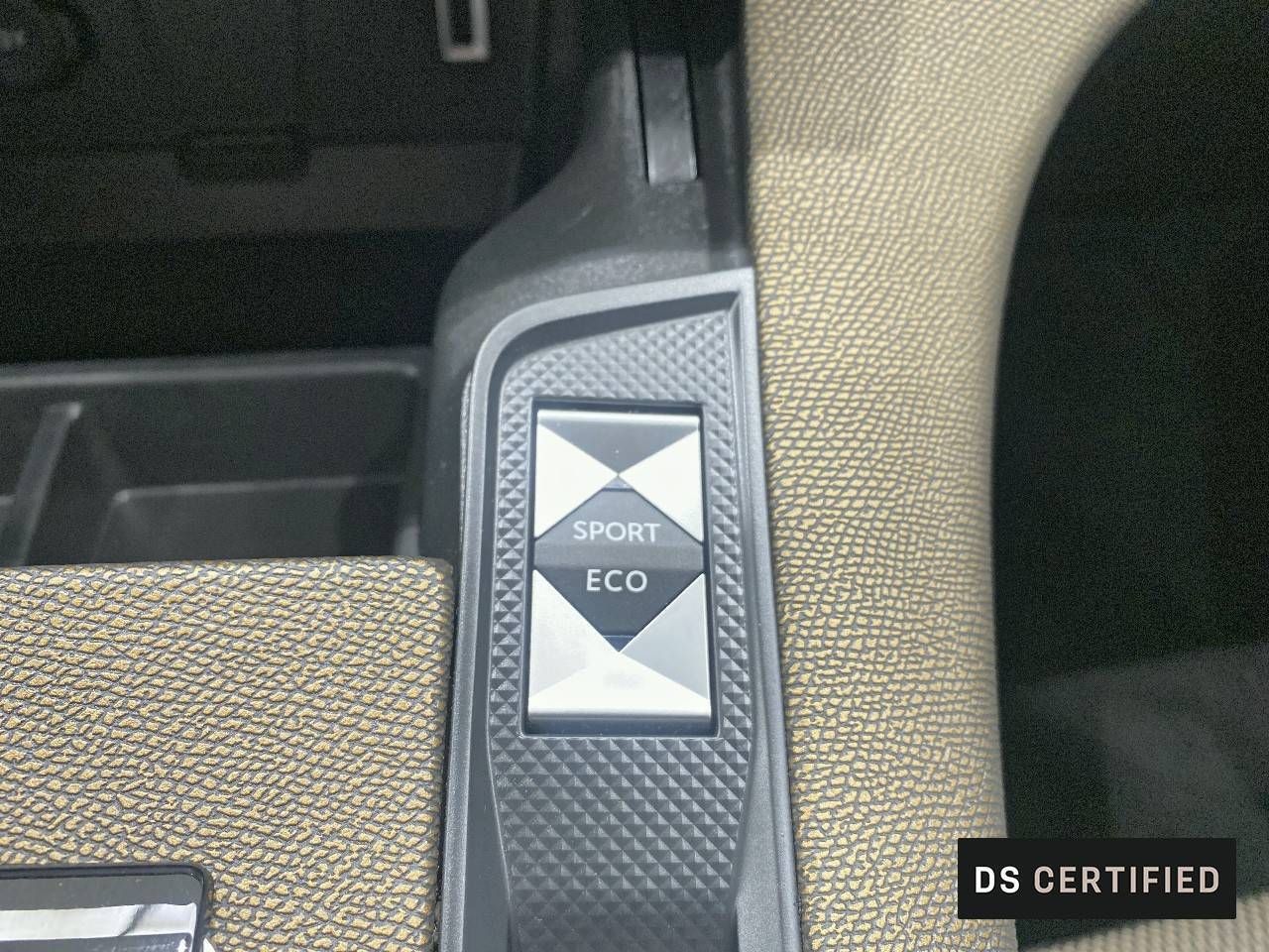 DS DS 7  BlueHDi DE 96kW (130CV) Auto. So Chic - Foto 26