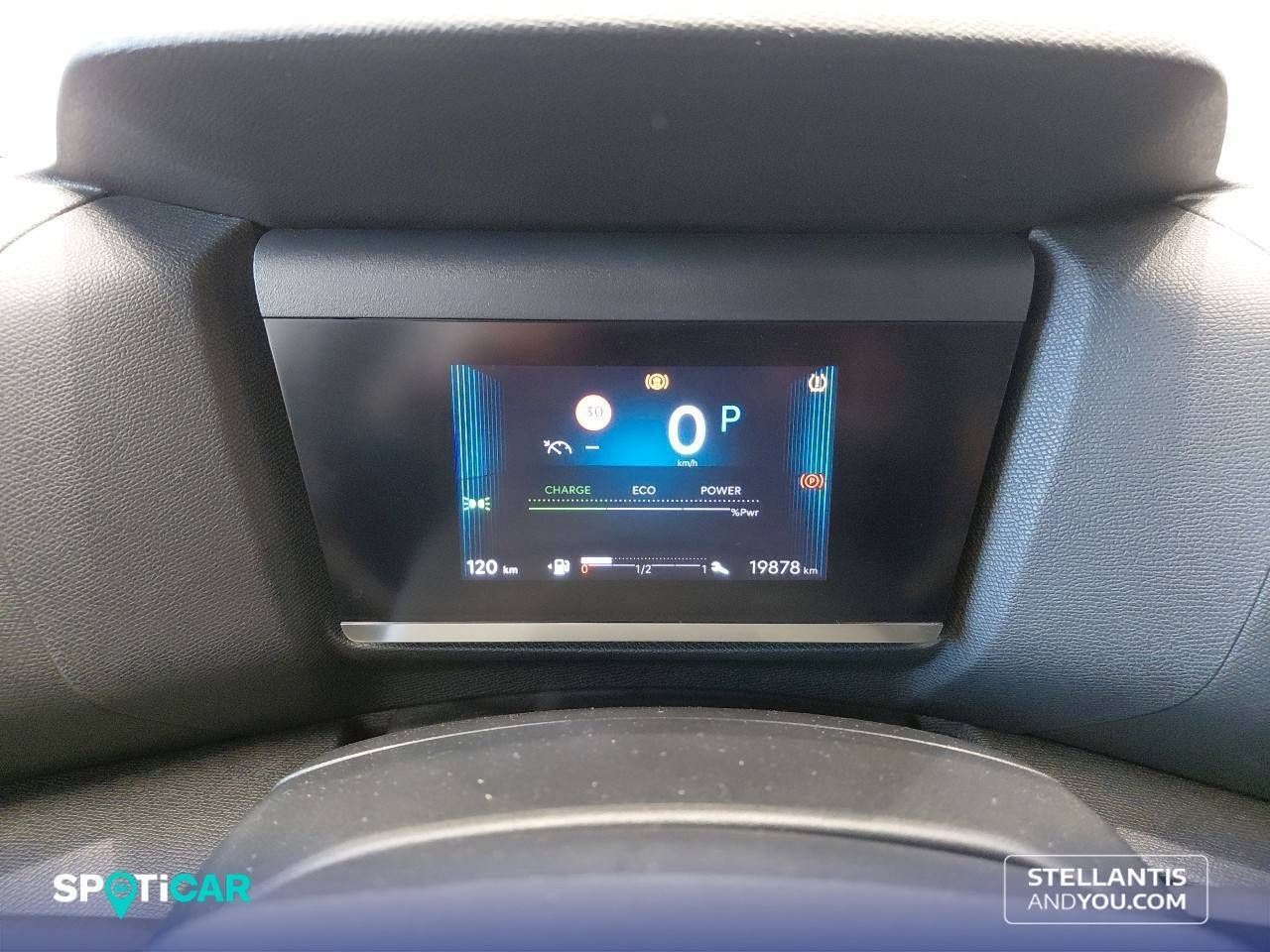 Citroën C4  Hybrid 145 ë-DCS6 Plus - Foto 17