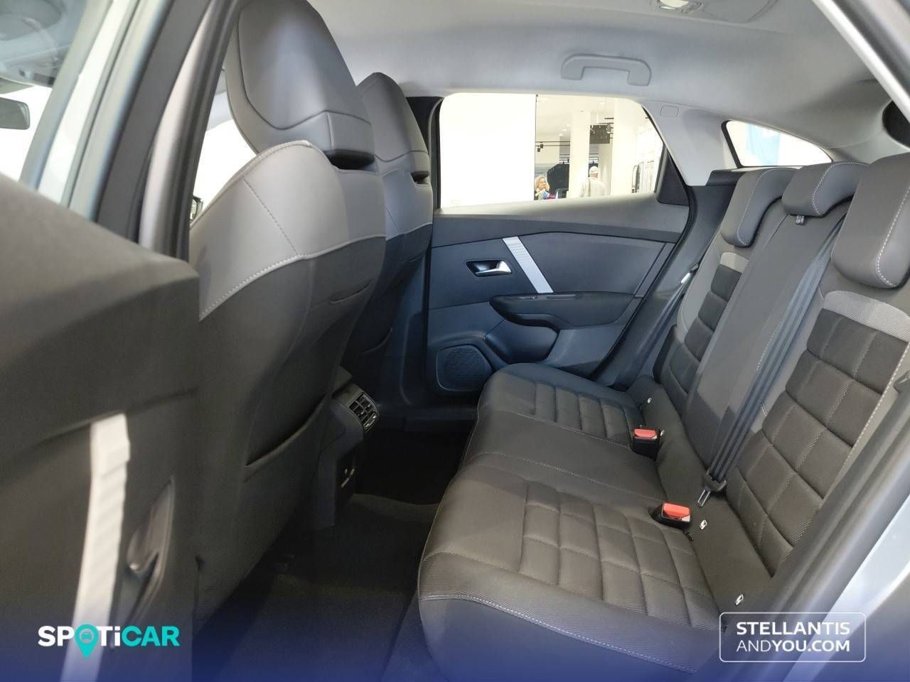 Citroën C4  Hybrid 145 ë-DCS6 Plus - Foto 11