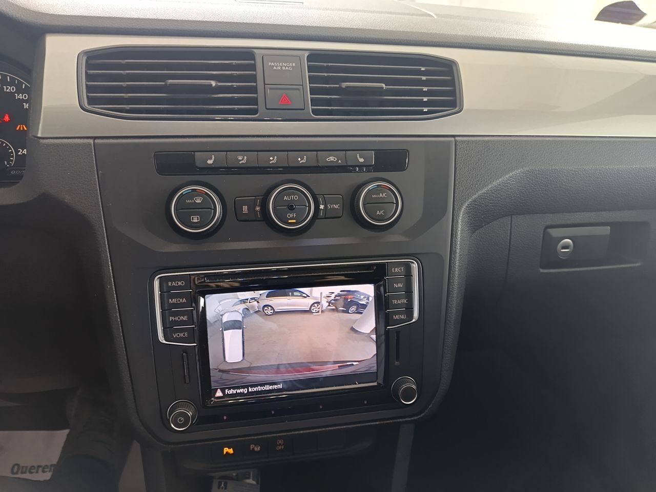 Volkswagen Caddy Bluemotion - Foto 24