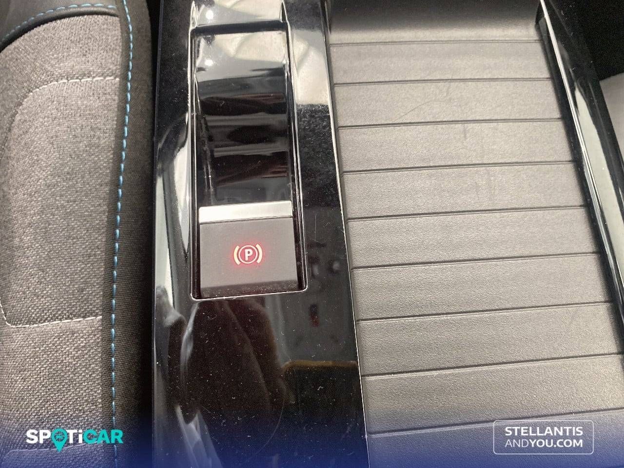 Citroën C4  PureTech 130 S&S EAT8 Plus - Foto 17