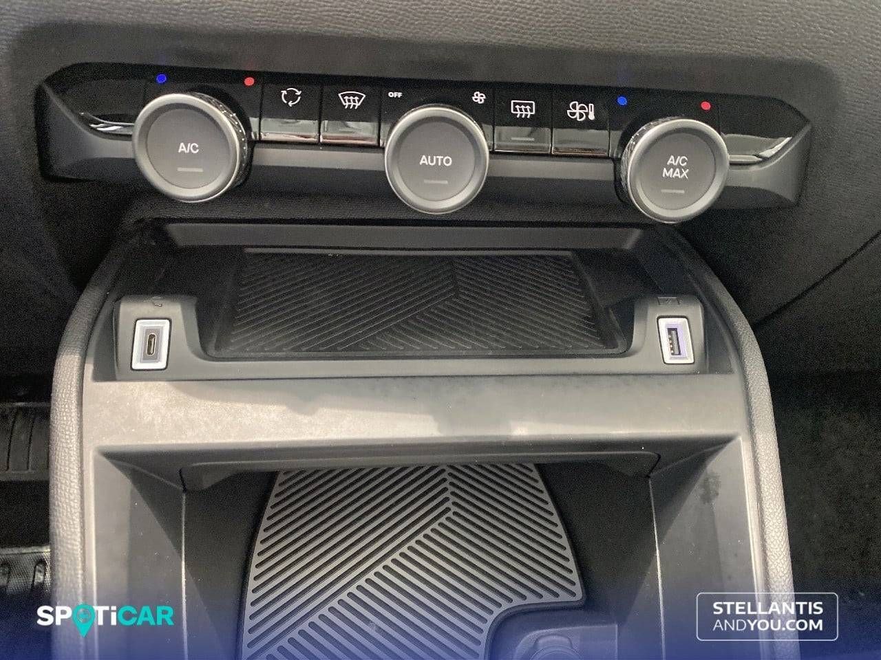Citroën C4  PureTech 130 S&S EAT8 Plus - Foto 16