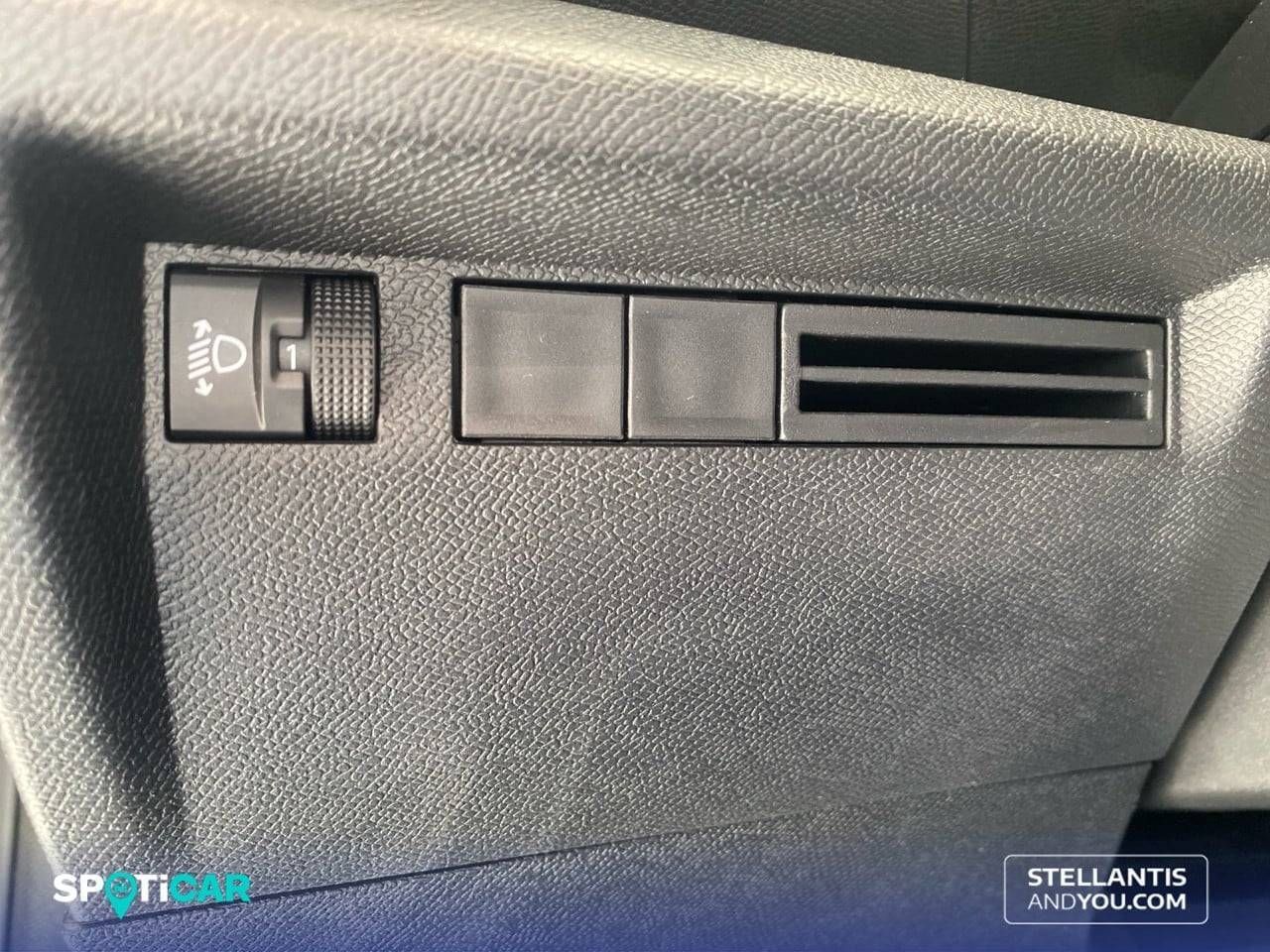 Citroën C4  PureTech 130 S&S EAT8 Plus - Foto 14