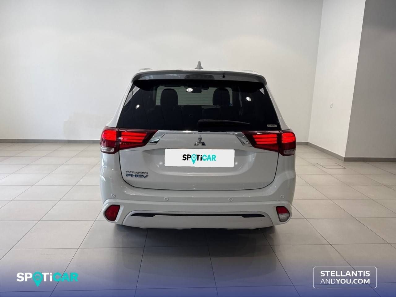 Mitsubishi Outlander  2.4 PHEV  Auto 4WD Kaiteki+ - Foto 6