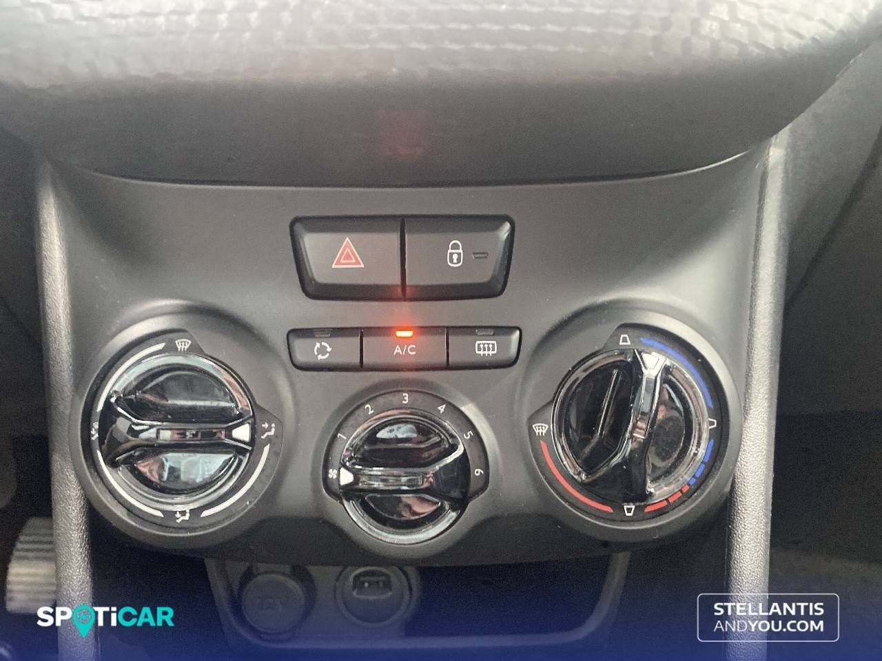 Peugeot 2008   1.2 PureTech 60KW (82CV) Signature - Foto 16