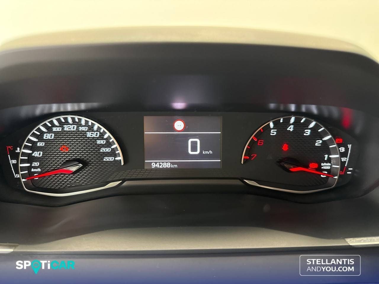 Peugeot 208  BlueHDi 73kW (100CV) Allure - Foto 14